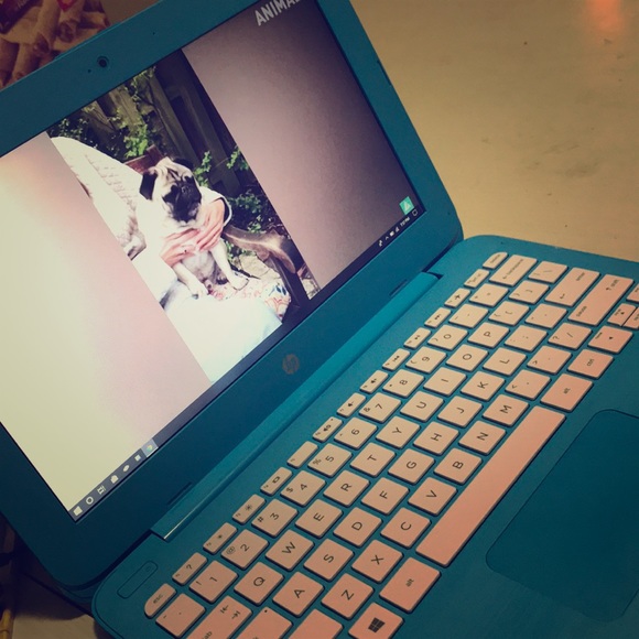 Laptop - Picture 1 of 1